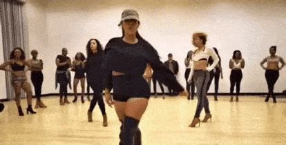 ebony twerk|Ebony Twerk GIFs .